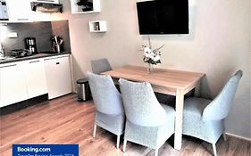 T2 moderne et calme Luchon centre proche tous commerces
